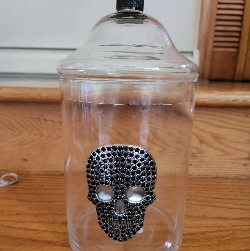Skull glass candy jar with lid